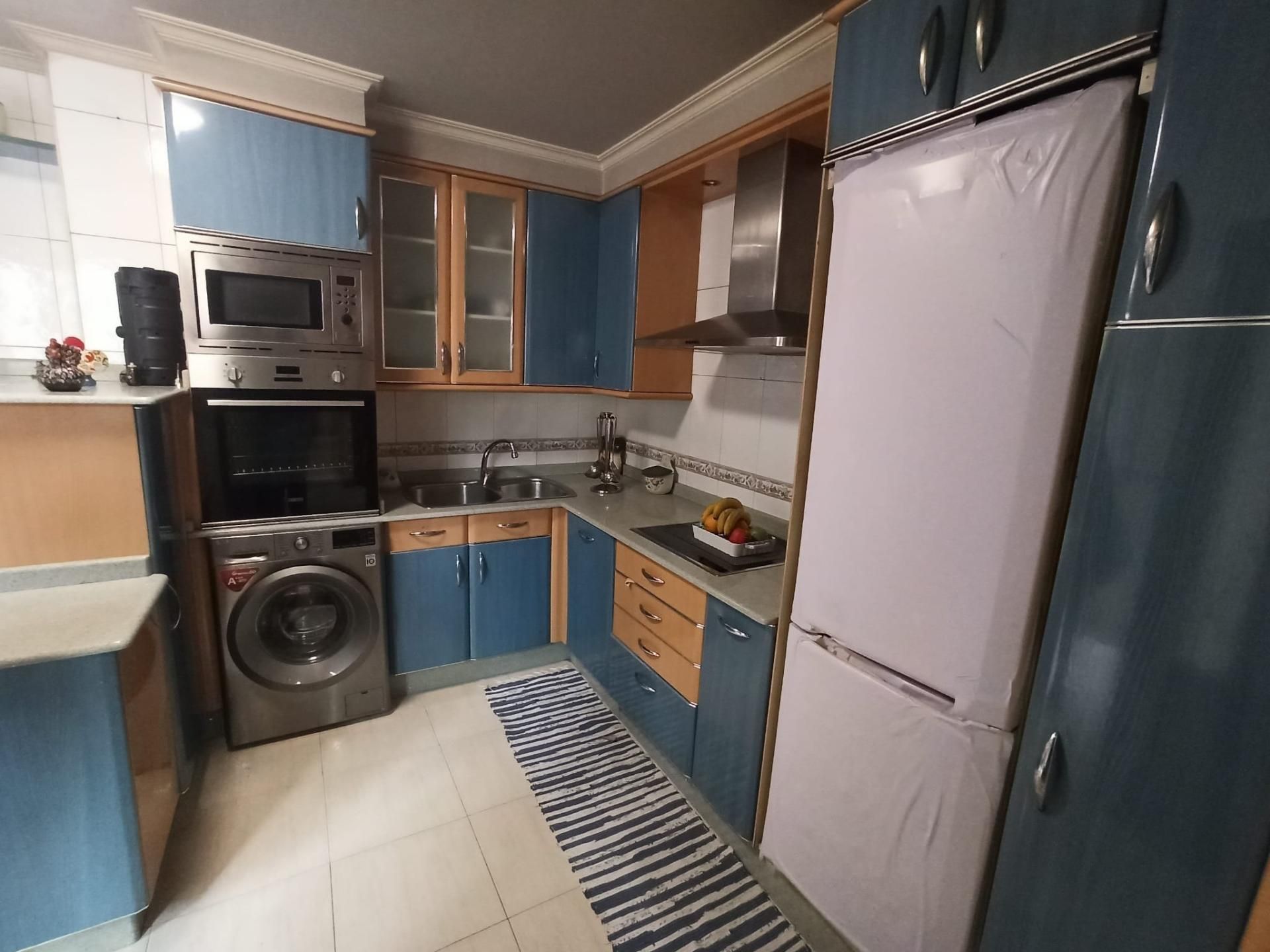Cuina de Pis en venda en Bueu amb Calefacció, Terrassa i Balcó
