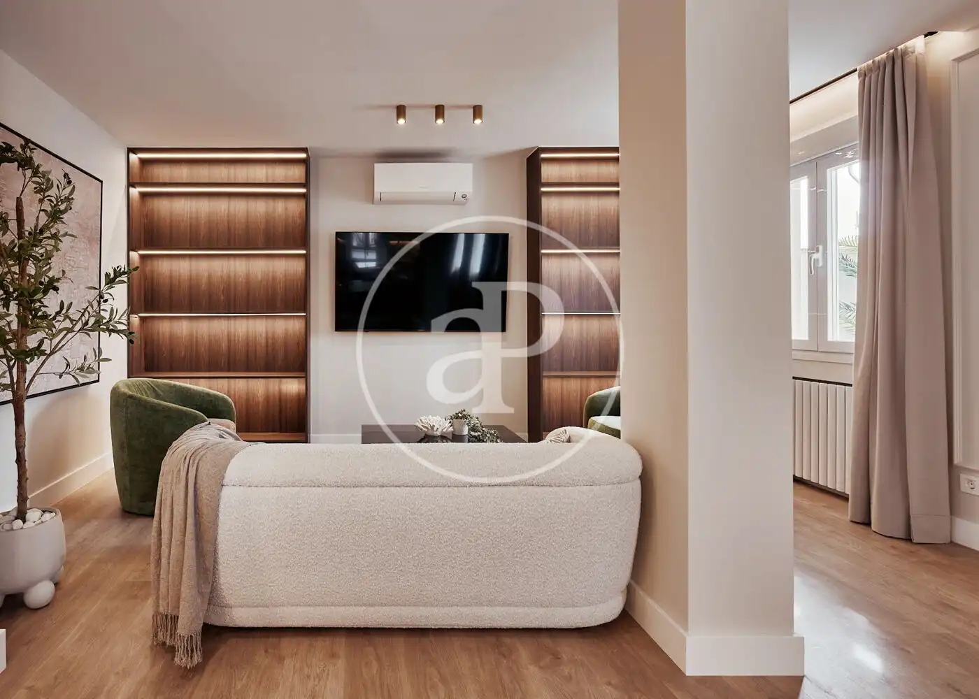 Living room of Flat for sale in Madrid  with Air Conditioner, Heating and Terrace