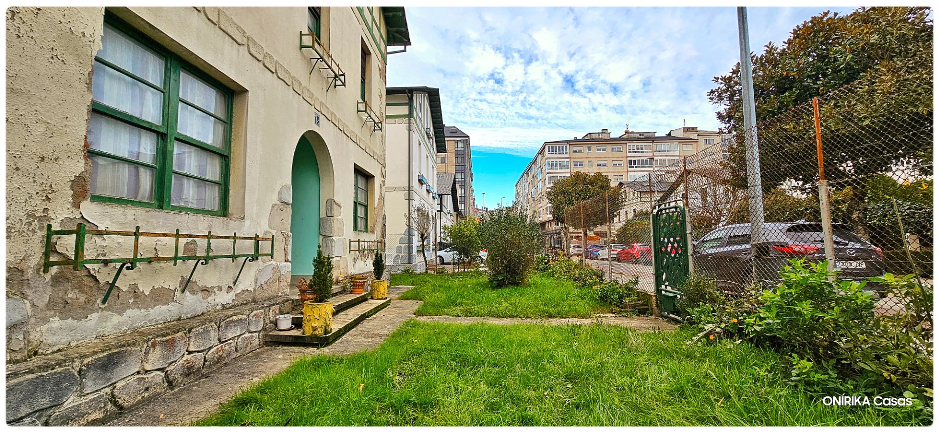 Vista exterior de Casa o xalet en venda en Lugo Capital amb Jardí privat, Parquet i Traster