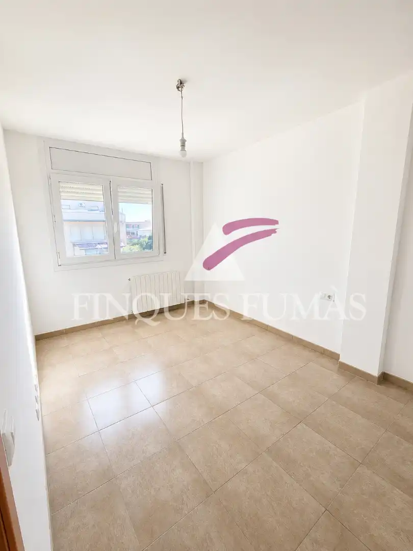 Schlafzimmer von Wohnung zum Verkauf in Cervera mit Heizung, Abstellraum und Ofen