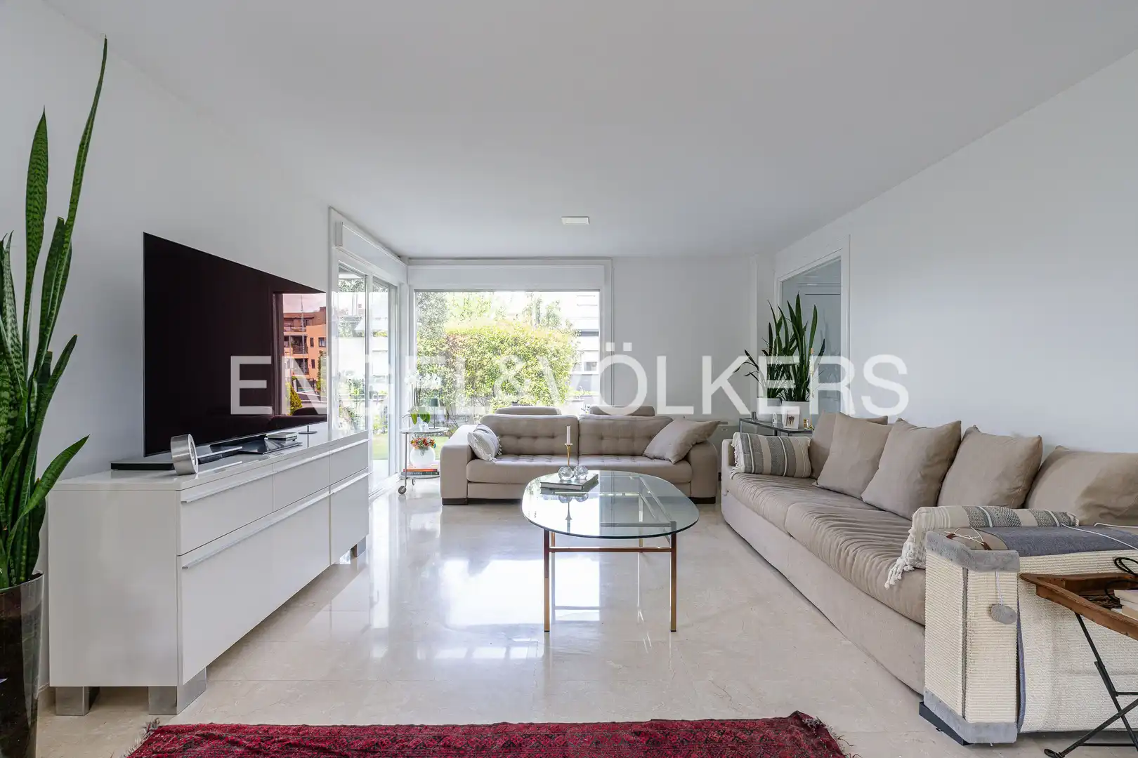 Sala de estar de Casa adosada en venta en Las Rozas de Madrid con Aire acondicionado, Calefacción y Jardín privado