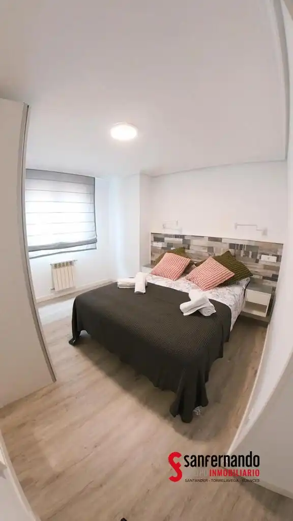 Schlafzimmer von Wohnung zur Miete in Santander mit Heizung und Möbliert