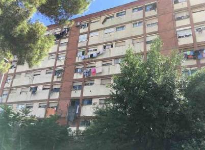 Piso en Venta en C/ Perafita (Bº San Andrés de Palomar) en Ciutat Meridiana