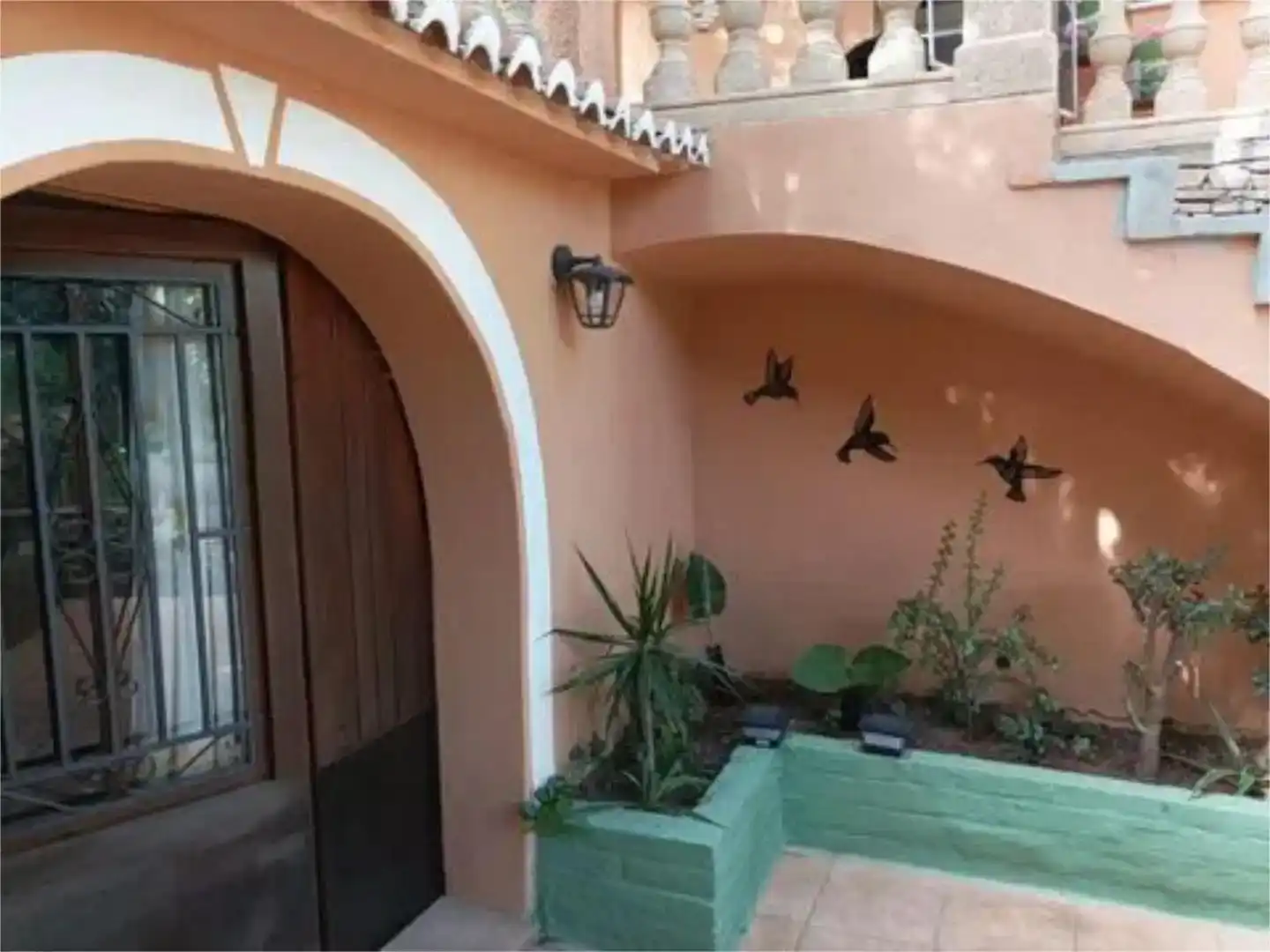 Houses for sale in Gilet  with Air Conditioner, Private garden and Storage room