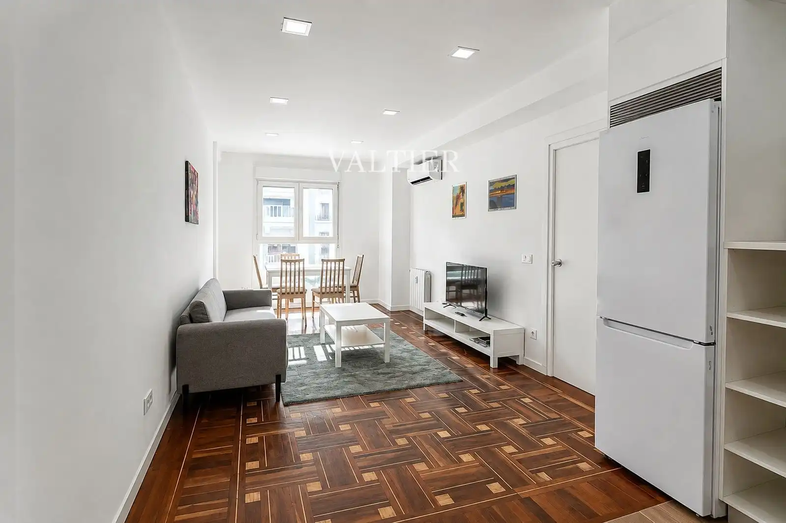 Sala de estar de Piso de alquiler en Madrid con Aire acondicionado, Terraza y Amueblado