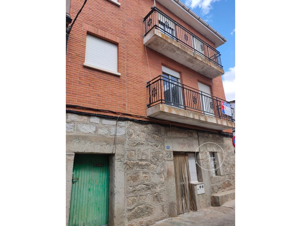 Vista exterior de Casa o xalet en venda en Navalmoral amb Terrassa