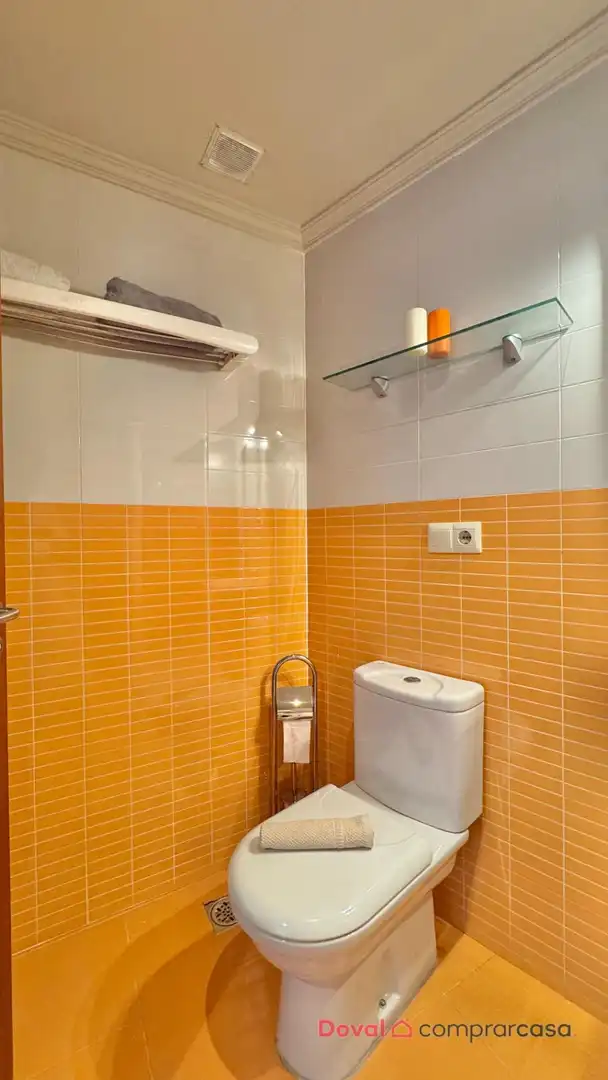 Bathroom of Flat for sale in Vigo   with Heating and Storage room