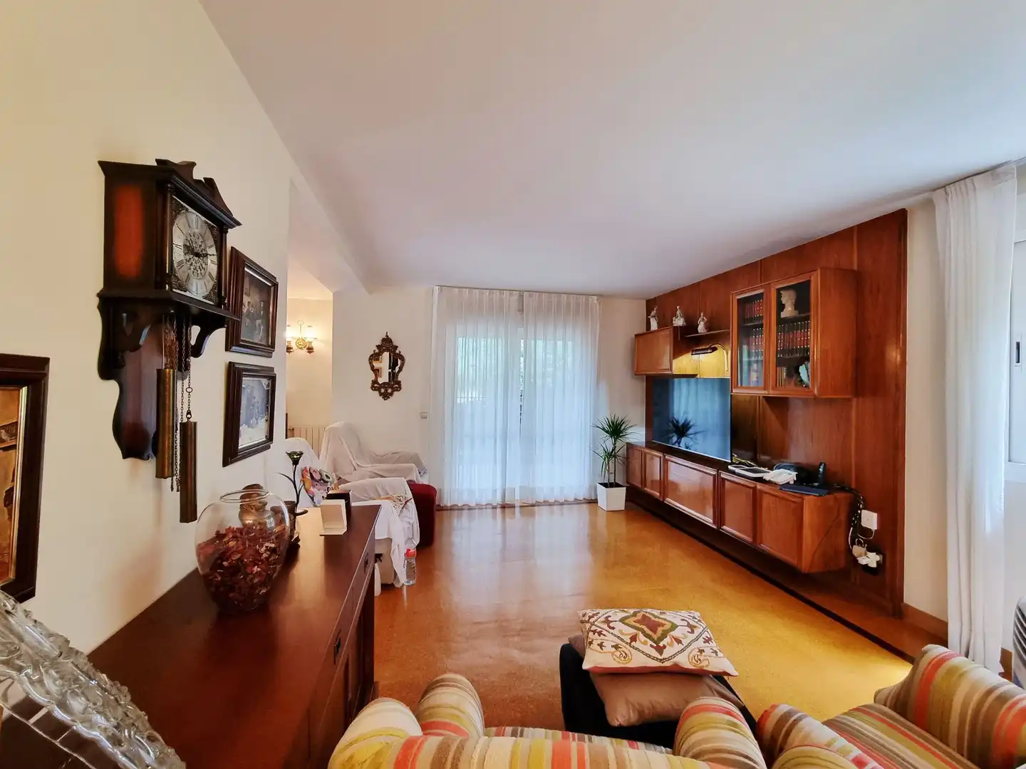 Sala d'estar de Casa o xalet en venda en Boadilla del Monte amb Calefacció, Jardí privat i Terrassa