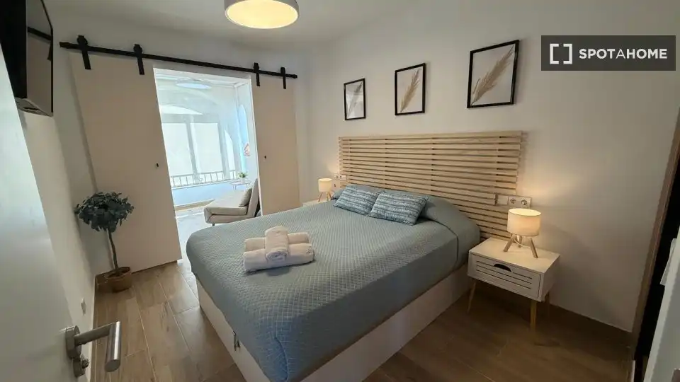 Dormitori de Apartament per a compartir en La Manga del Mar Menor amb Aire condicionat, Terrassa i Moblat