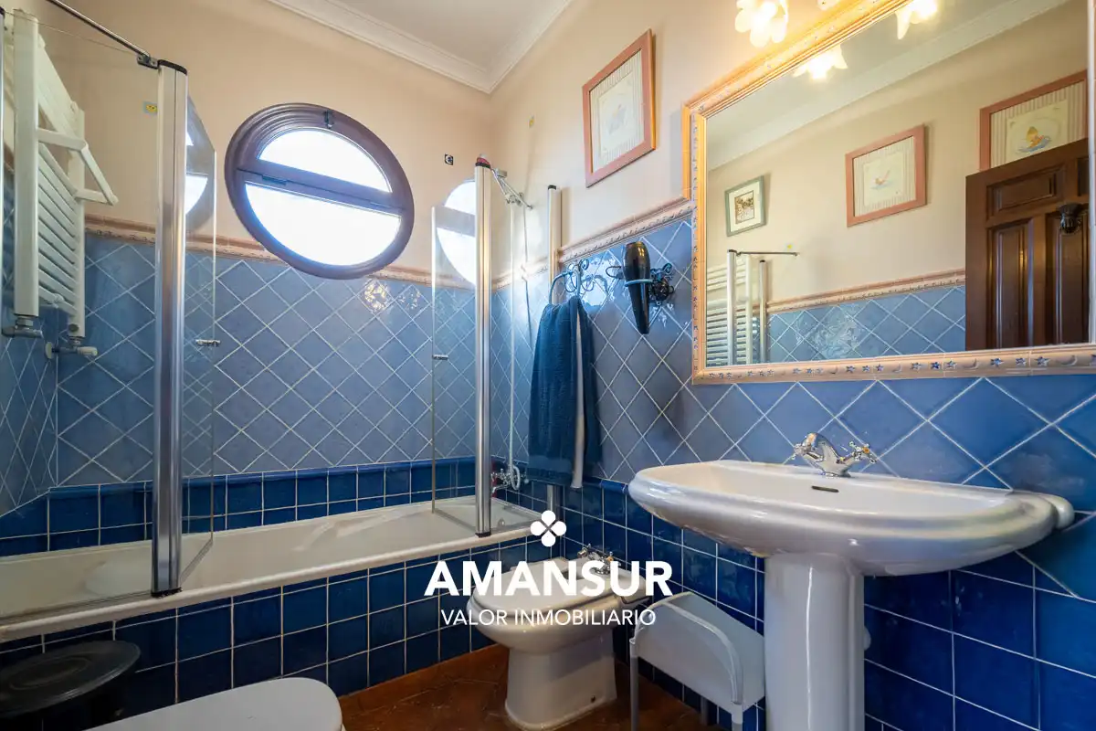 Chalet con piscina en venta en Avenida del Almendro, imagen 74