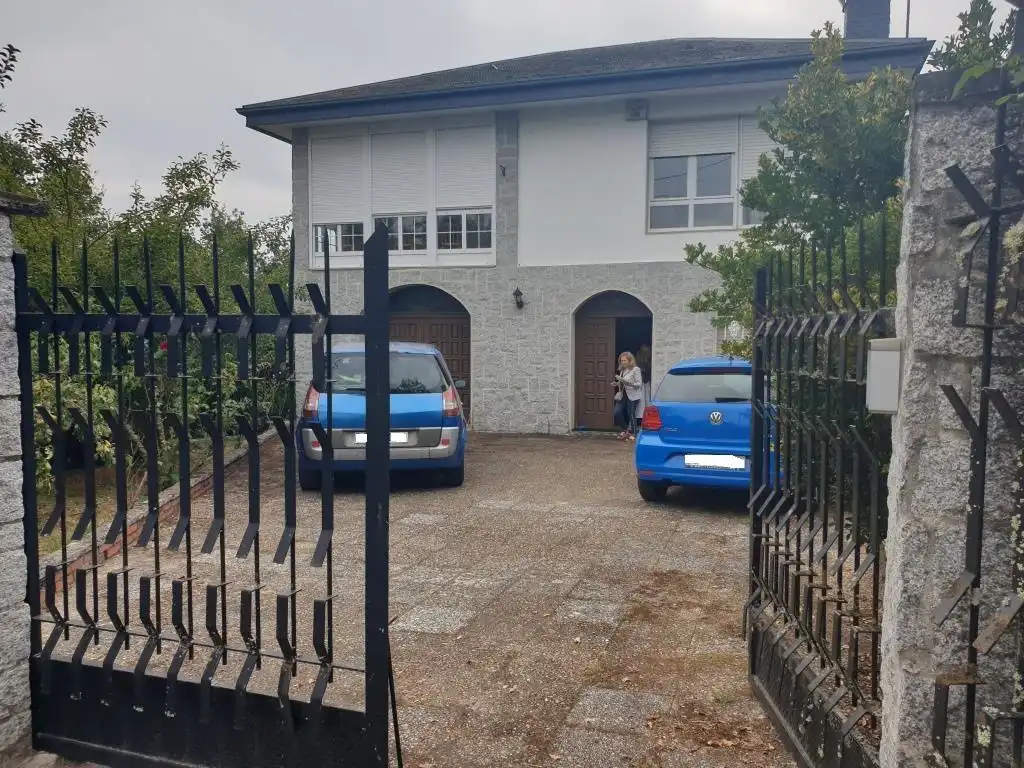 Vista exterior de Casa o xalet en venda en Parada de Sil amb Calefacció, Parquet i Terrassa