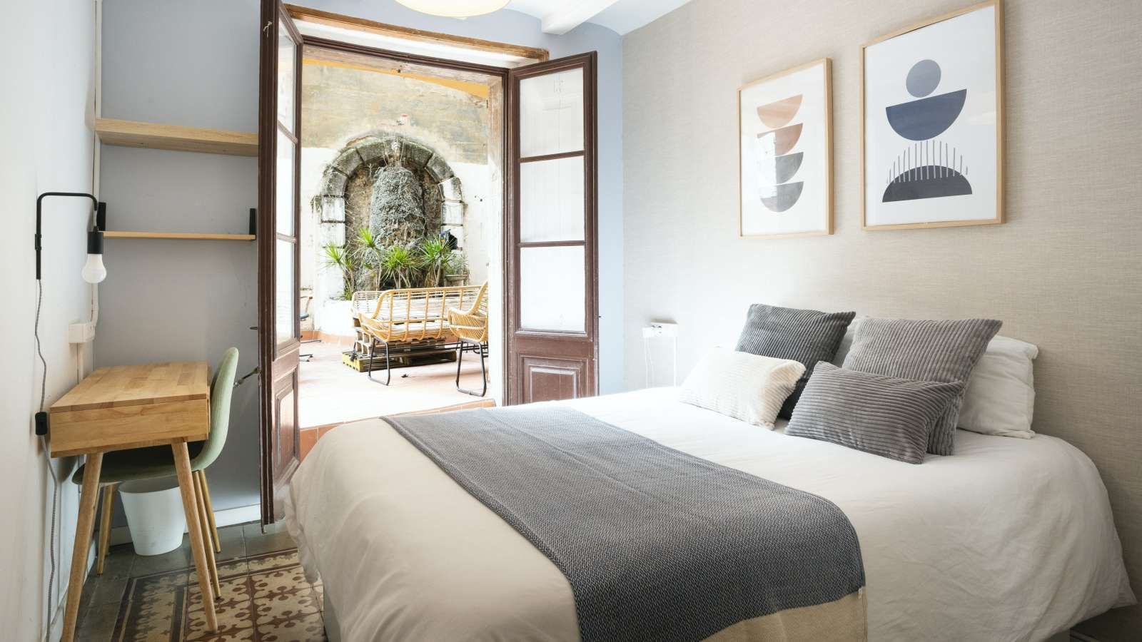 Bedroom of Flat to share in  Barcelona Capital  with Air Conditioner, Heating and Terrace