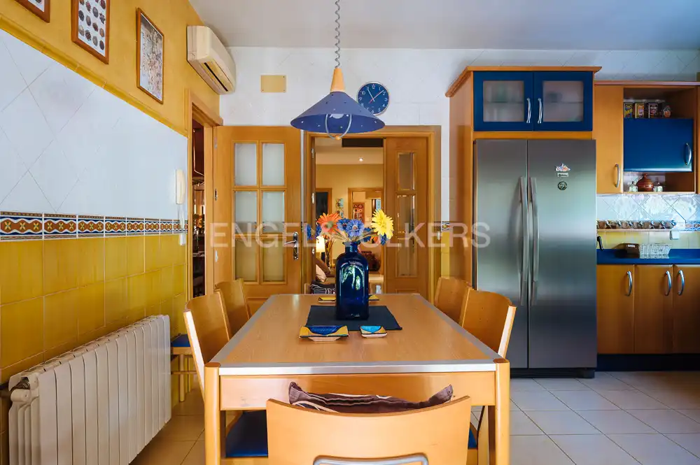 Comedor de Casa o chalet en venta en Bormujos con Aire acondicionado, Calefacción y Jardín privado