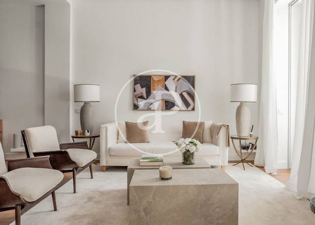 Piso en Alquiler en Calle de Juan de Mena en Jerónimos