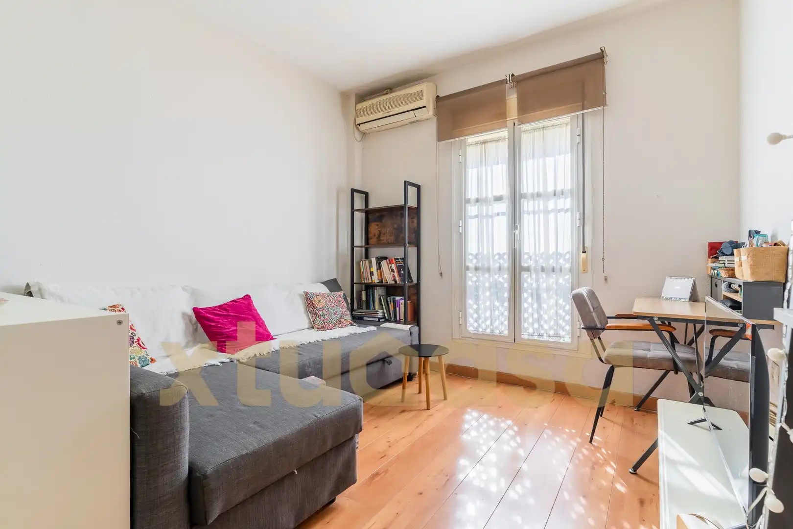 Dormitori de Apartament en venda en La Casería - San Carlos
