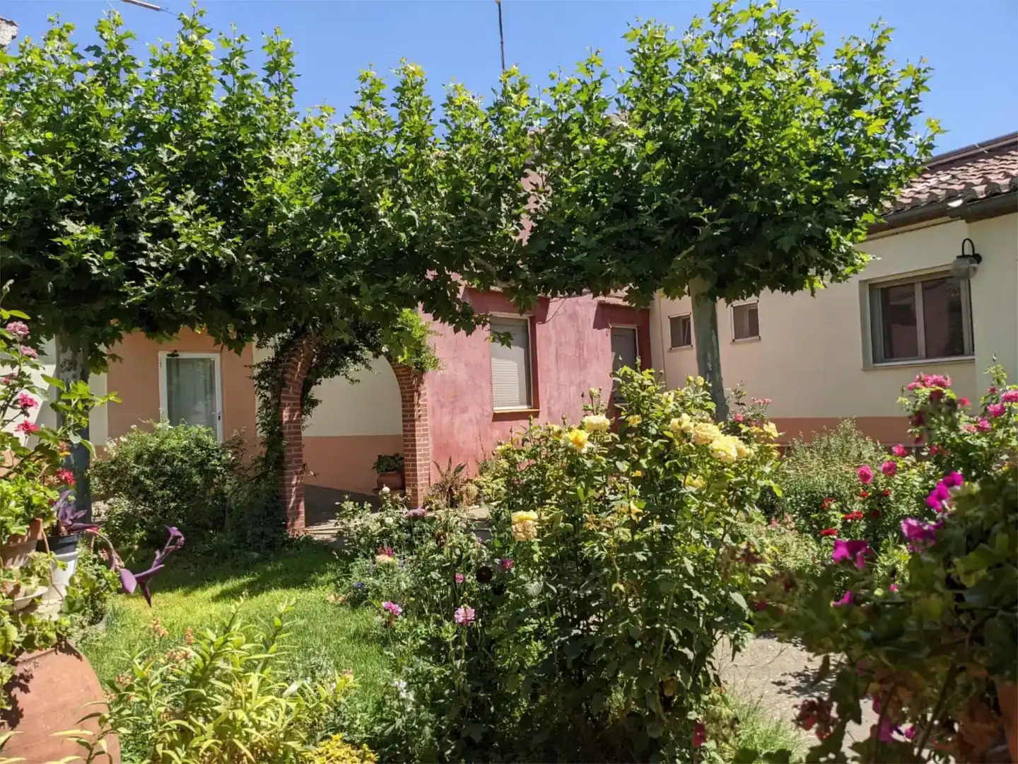 Vista exterior de Pis en venda en Pozoantiguo amb Aire condicionat, Jardí privat i Traster