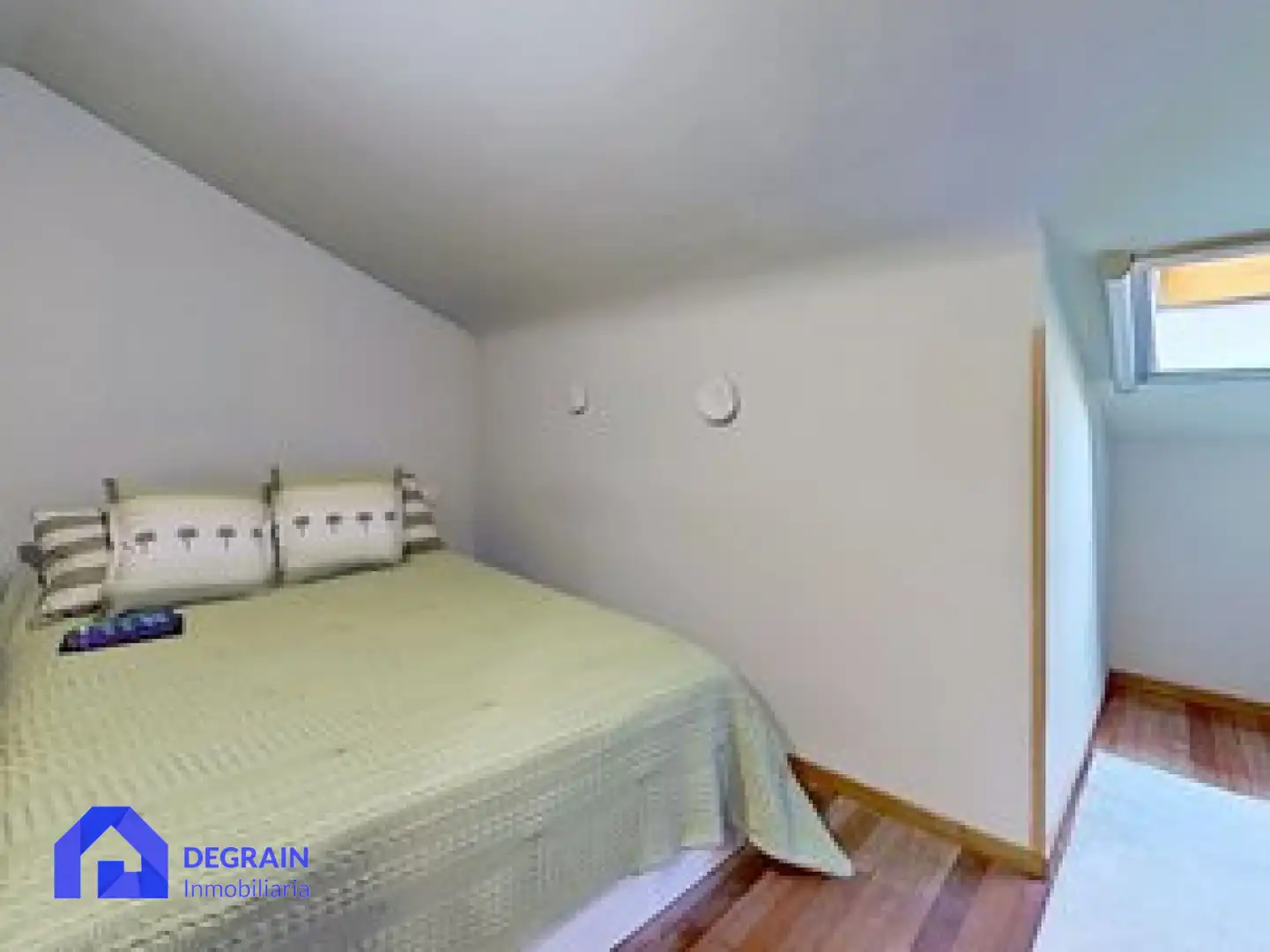 Habitación de Piso en venta en Avilés con Calefacción y Trastero