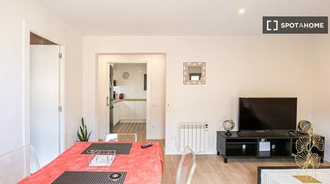 Foto 4 de Apartament per a compartir a El Turó de la Peira,  Barcelona Capital