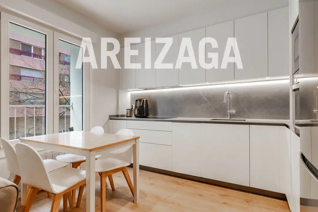 Kitchen of Flat for sale in Donostia - San Sebastián   with Heating