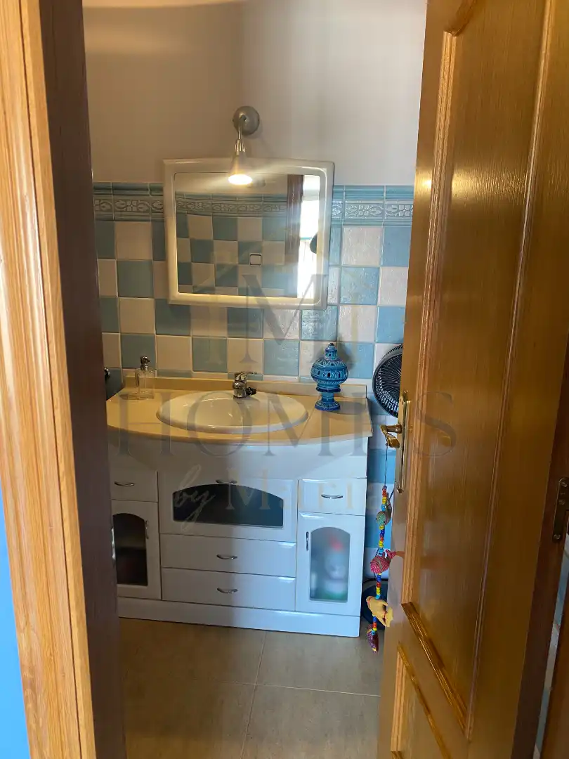 Badezimmer von Haus oder Chalet zum Verkauf in Elche / Elx mit Klimaanlage, Privatgarten und Terrasse