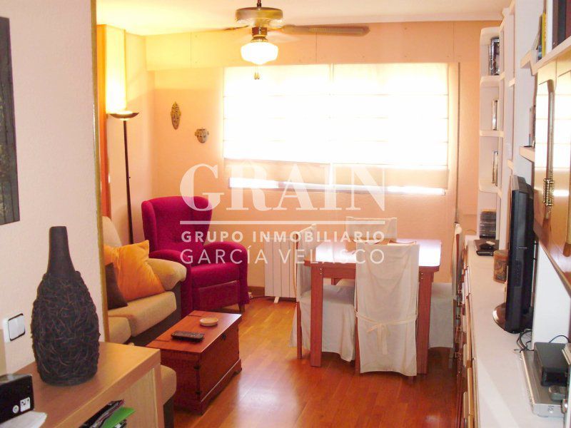 Sala d'estar de Apartament en venda en  Albacete Capital amb Aire condicionat