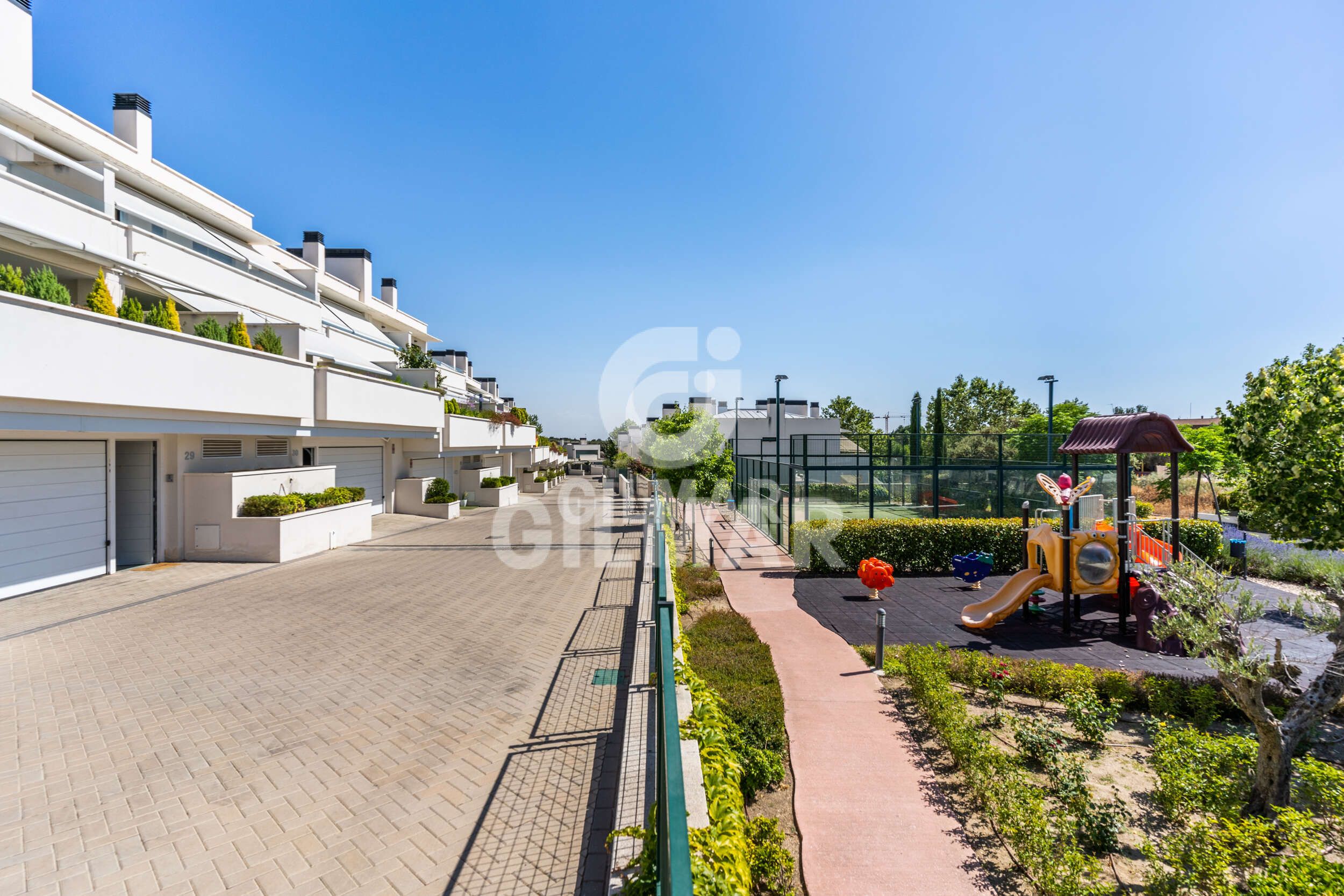 Vista exterior de Casa adosada en venta en Boadilla del Monte con Calefacción y Piscina