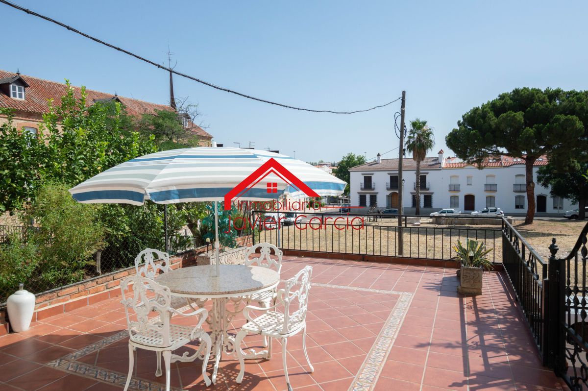 Exterior view of Duplex for sale in Villafranca de los Barros  with Air Conditioner, Heating and Terrace