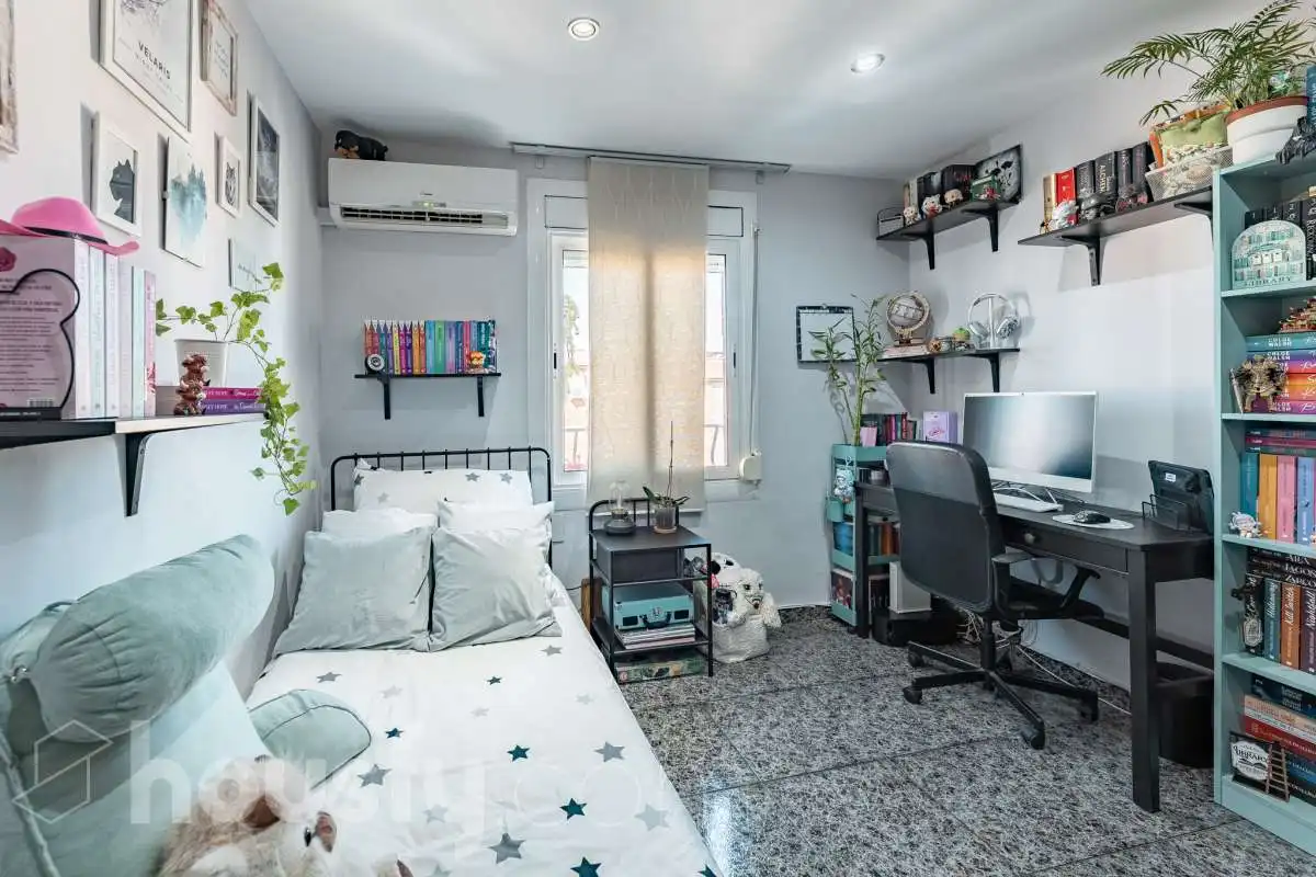 Bedroom of Flat for sale in Sabadell  with Air Conditioner, Heating and Furnished