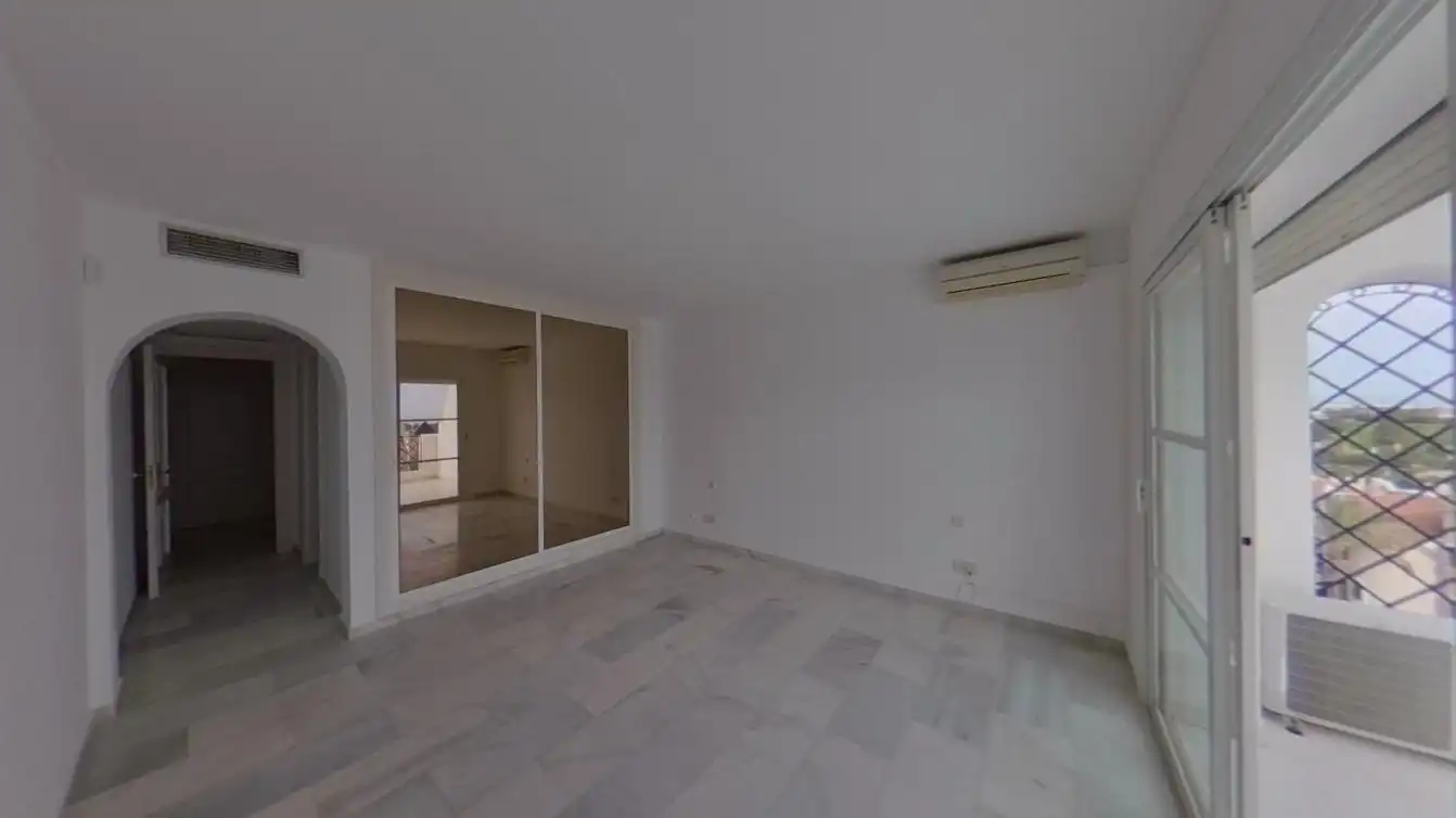 Dormitori de Casa adosada en venda en Estepona amb Aire condicionat i Piscina