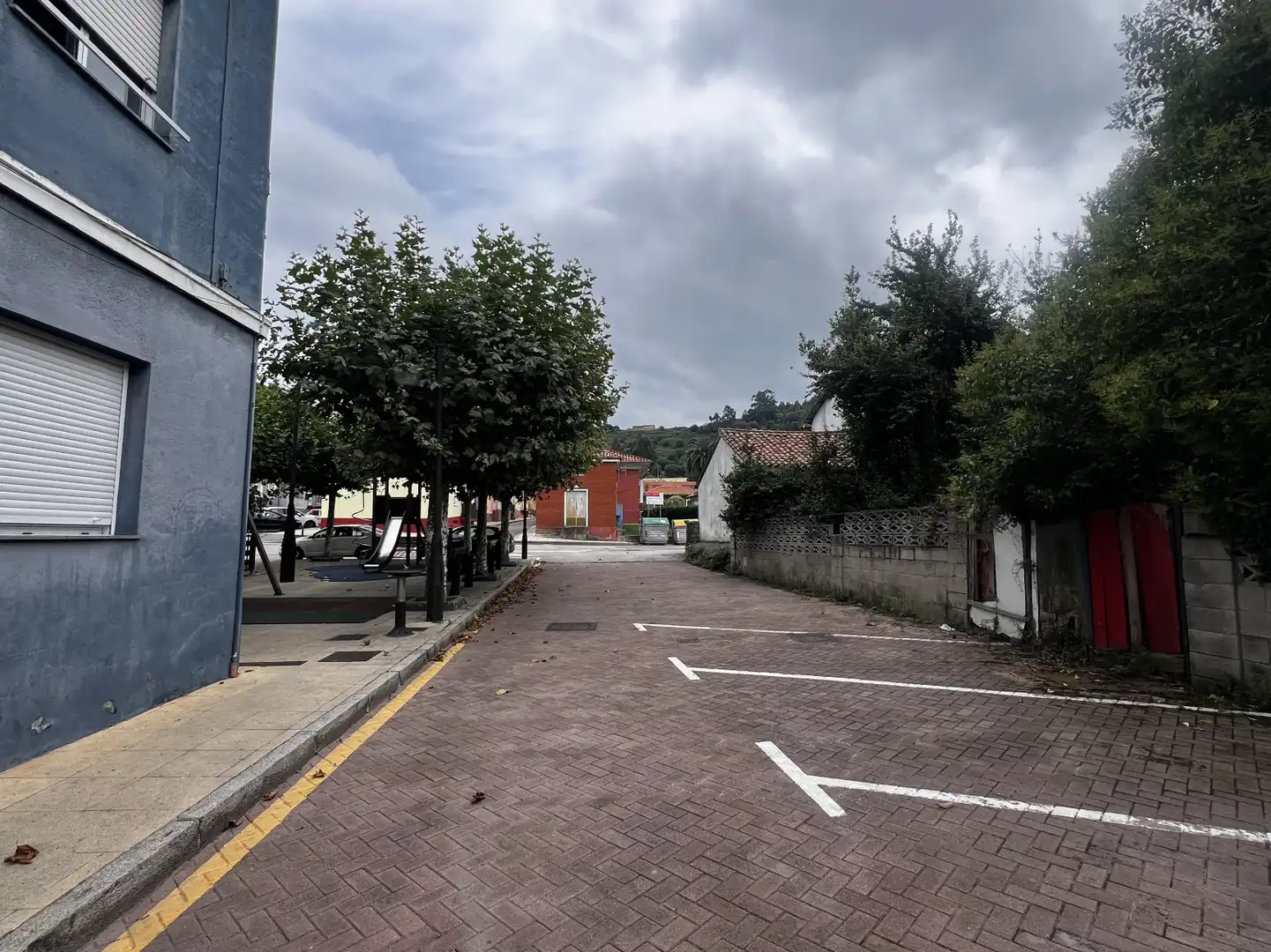 Parking de Piso en venta en Torrelavega  con Calefacción, Jardín privado y Parquet
