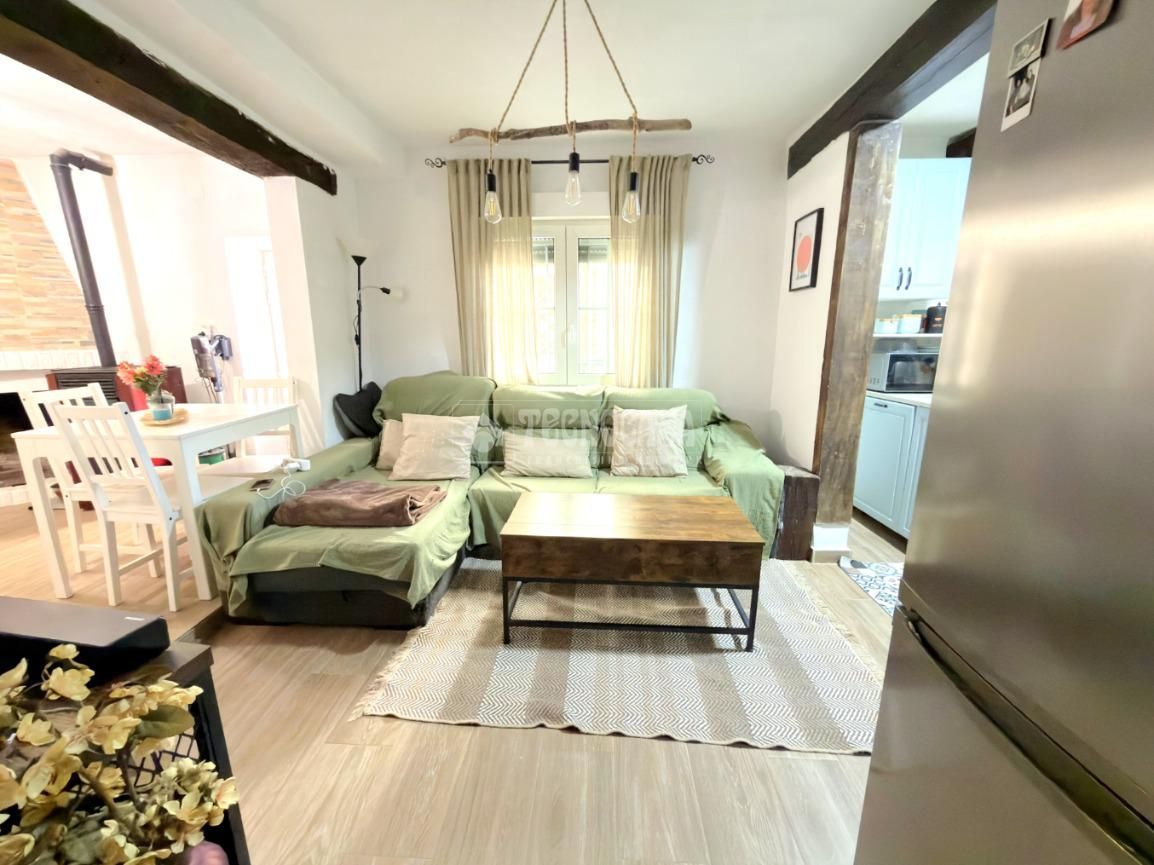 Sala d'estar de Casa adosada en venda en Uceda