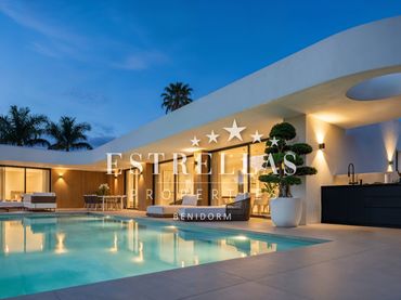 Villa con piscina in vendita a La Empedrola