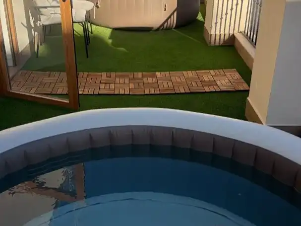 Schwimmbecken von Maisonette zum Verkauf in  Sevilla Capital mit Klimaanlage und Terrasse