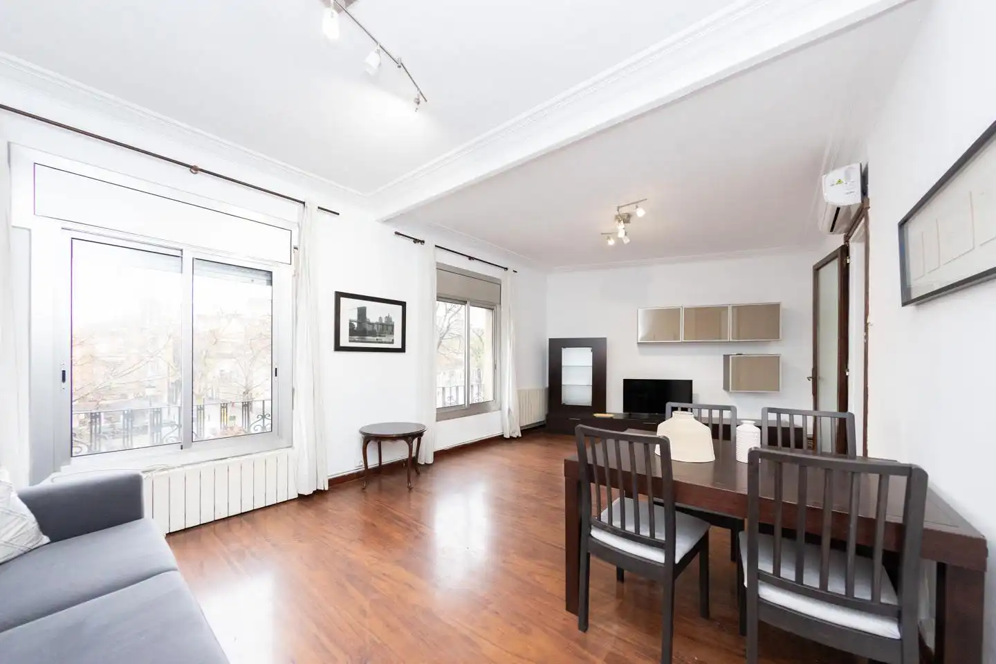 Dining room of Flat for sale in Barcelona  with Air Conditioner and Furnished