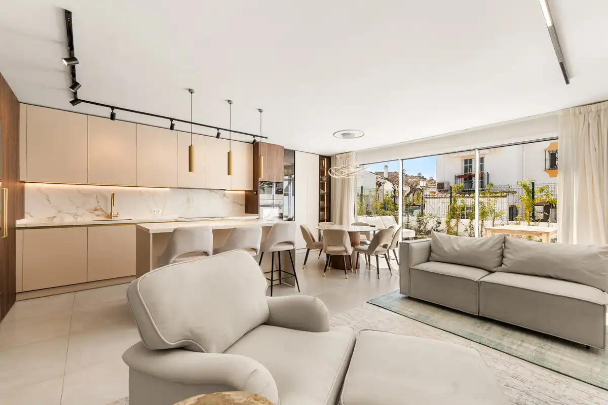 Terraced house for sale in Estepona Pueblo, imagen 3