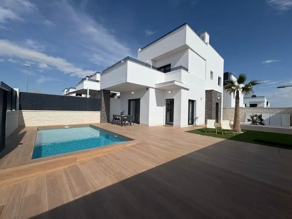 Vista exterior de Casa o chalet en venta en Orihuela con Jardín privado, Terraza y Piscina