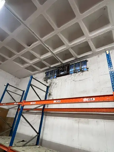 Fabrikhallen zur Miete in Santa Cruz de Bezana mit Alarm