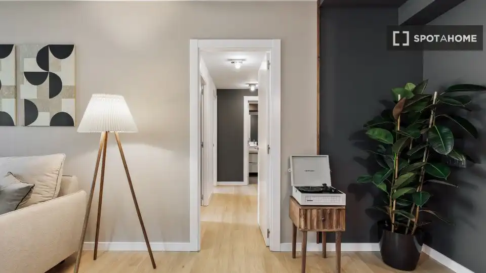 Flat for rent in Barcelona  with Air Conditioner, Heating and Furnished
