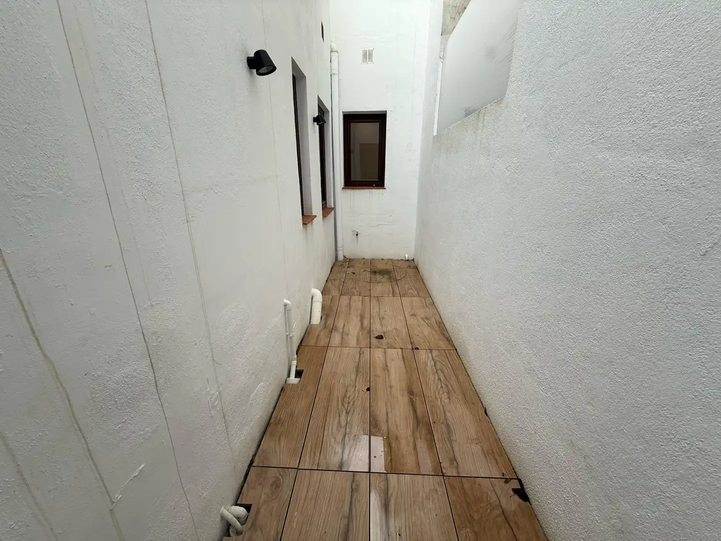 Wohnung zur Miete in Girona mit Klimaanlage, Terrasse und Balkon