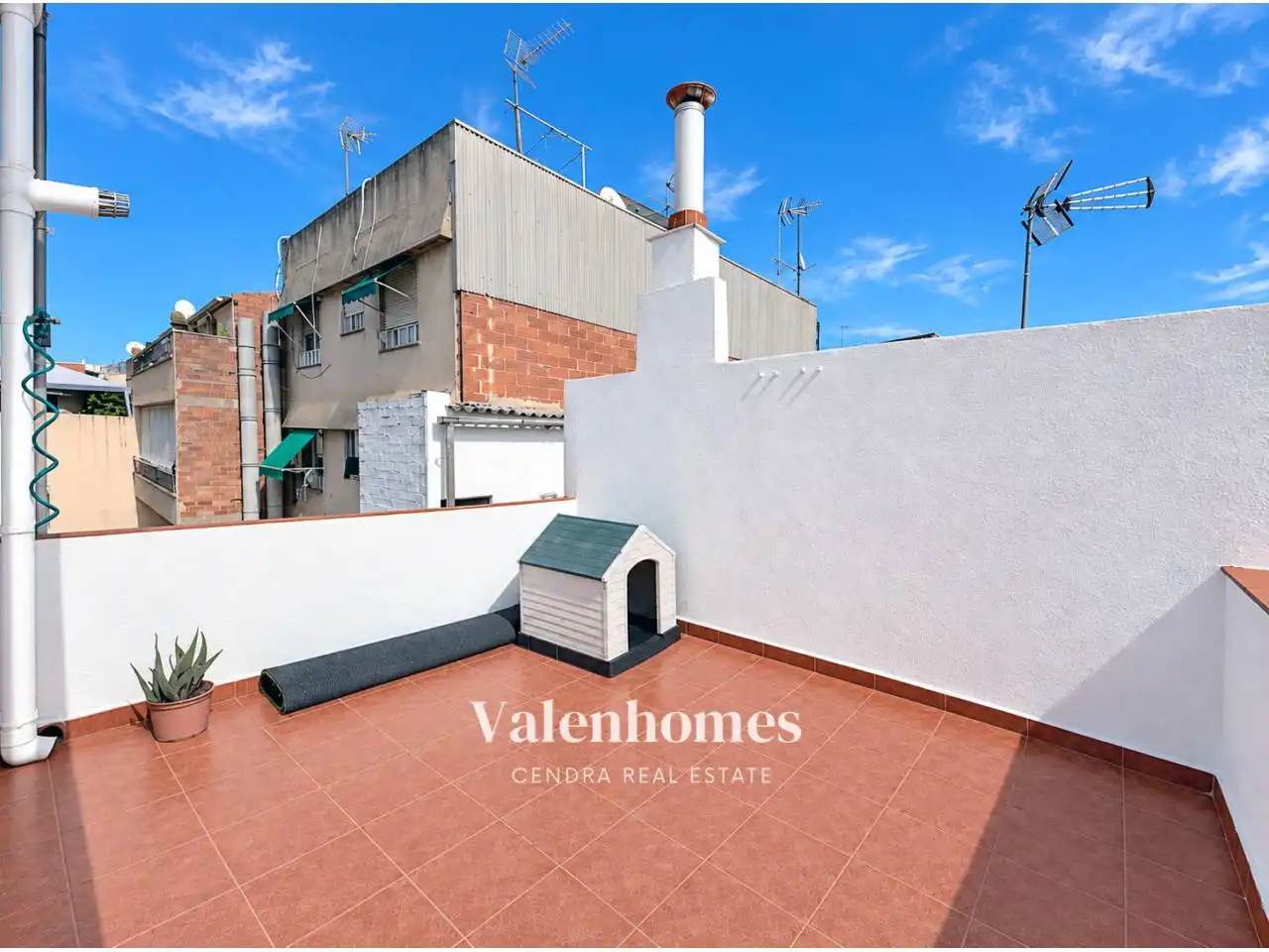 Vista exterior de Casa o chalet en venta en Terrassa con Aire acondicionado, Calefacción y Terraza