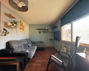 Living room of Flat for sale in  Sevilla Capital  with Storage room