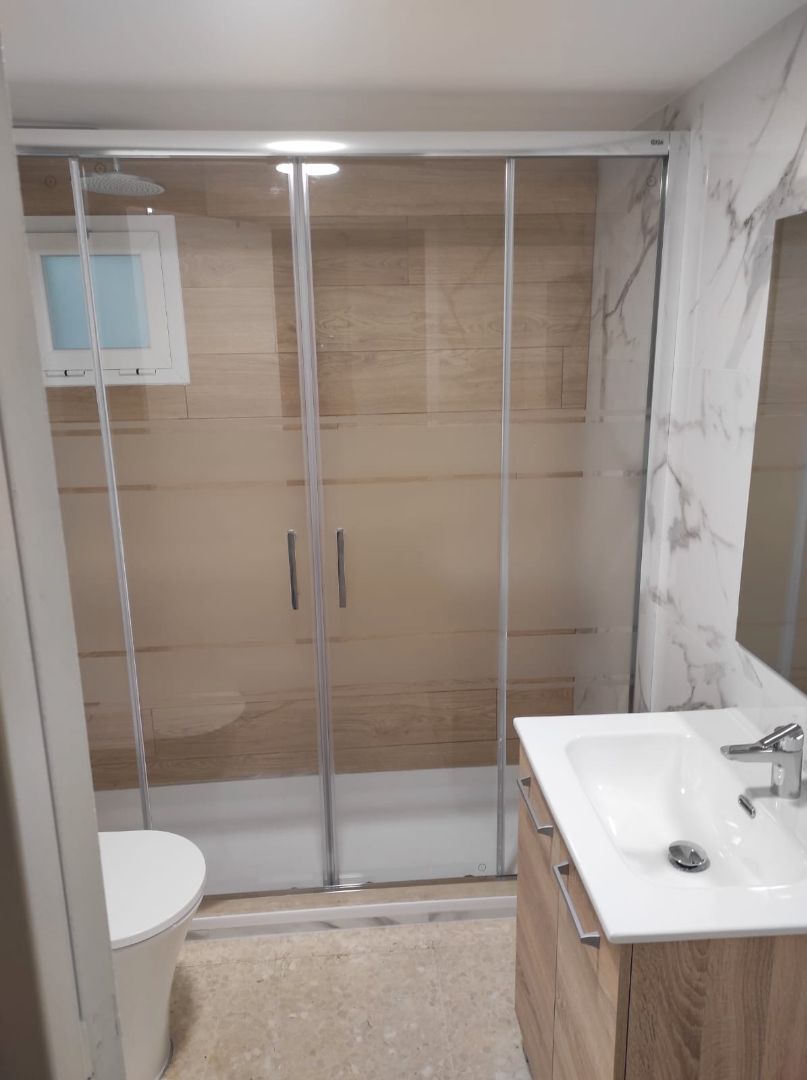 Baño de Piso de alquiler en  Córdoba Capital con Aire acondicionado, Terraza y Amueblado