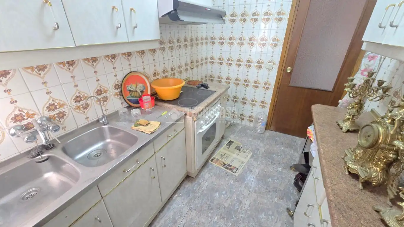 Kitchen of Flat for sale in Talavera de la Reina  with Air Conditioner, Heating and Balcony