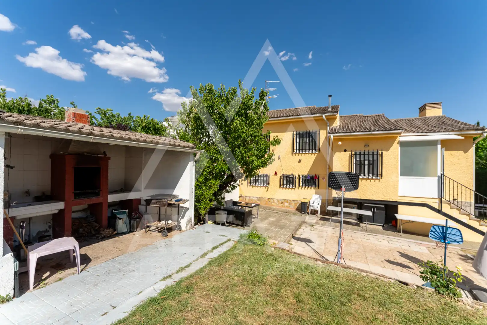 Jardí de Casa adosada en venda en Pedrezuela amb Jardí privat, Terrassa i Traster