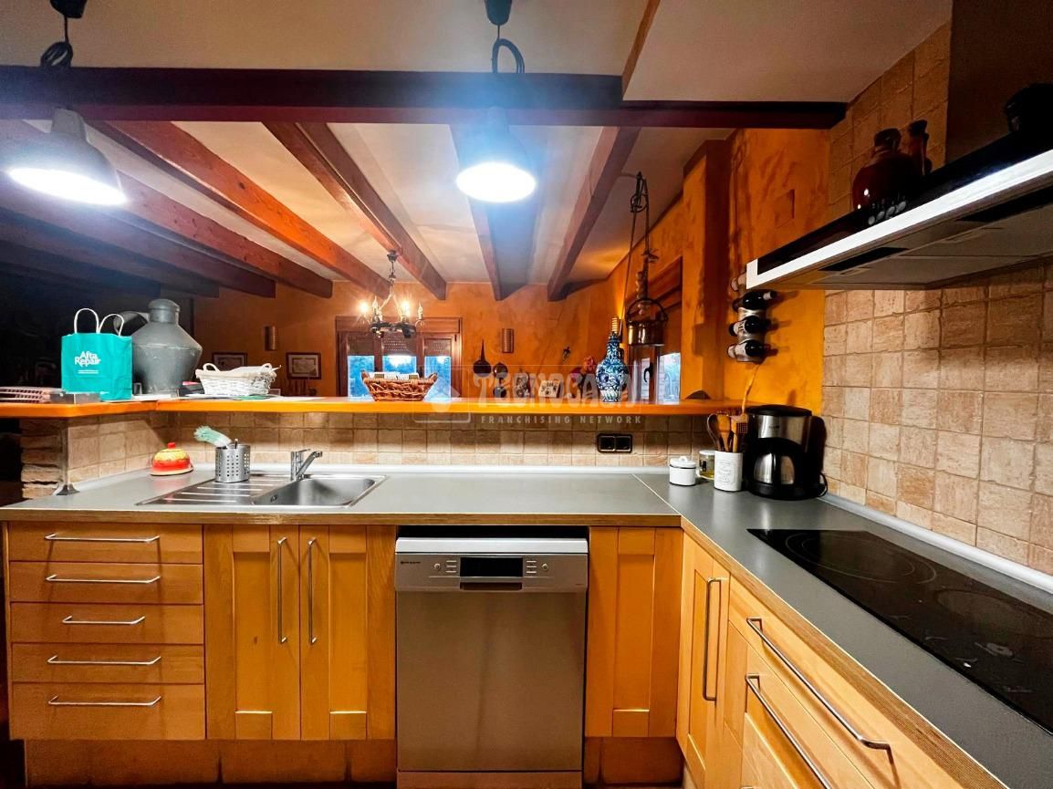 Cuina de Casa adosada en venda en Sobradiel amb Calefacció i Jardí privat