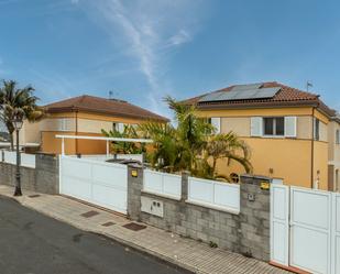 Vista exterior de Casa o xalet en venda en Santa Brígida amb Calefacció, Jardí privat i Parquet