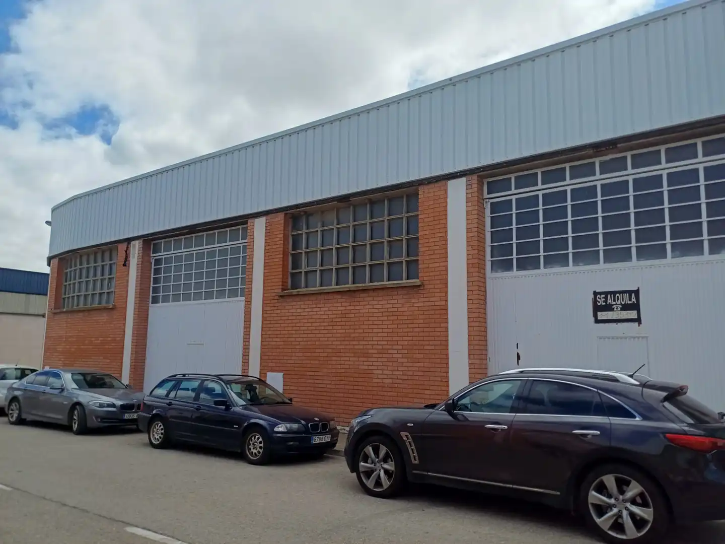 Vista exterior de Nave industrial de alquiler en Calahorra