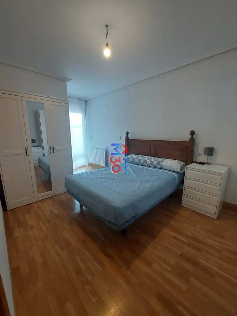 Habitación de Apartamento de alquiler en Miranda de Ebro con Calefacción, Parquet y Terraza