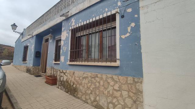 Casa adosada en Venta en Caudete de las Fuentes