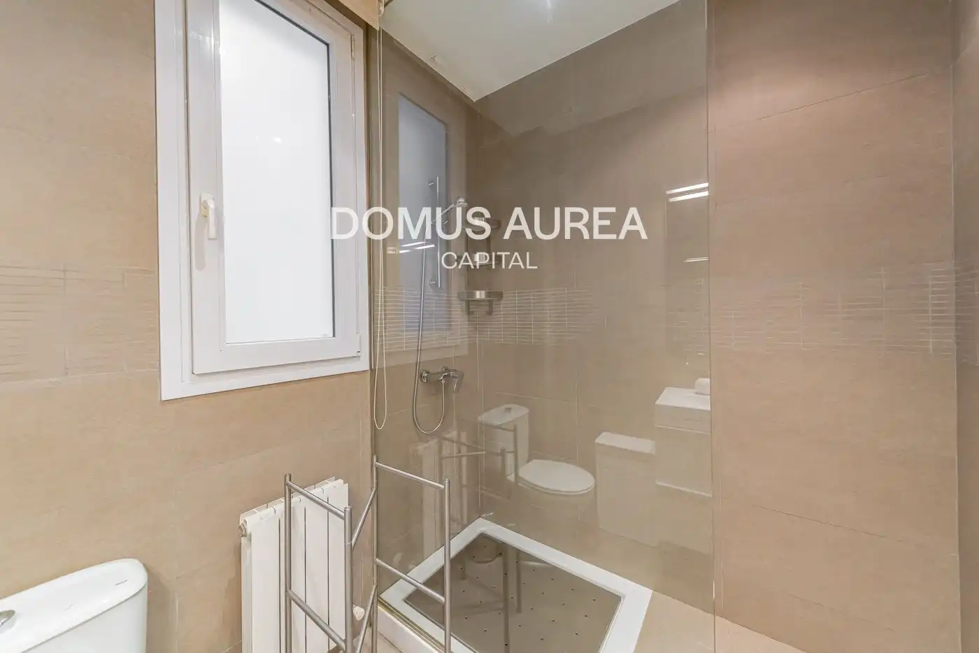 Badezimmer von Wohnung zur Miete in Madrid mit Klimaanlage, Heizung und Terrasse